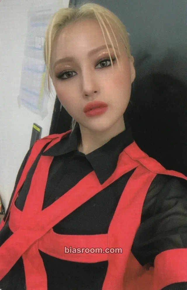 Siyeon Dreamcatcher Dystopia: Seven Spirits K-pop photocard