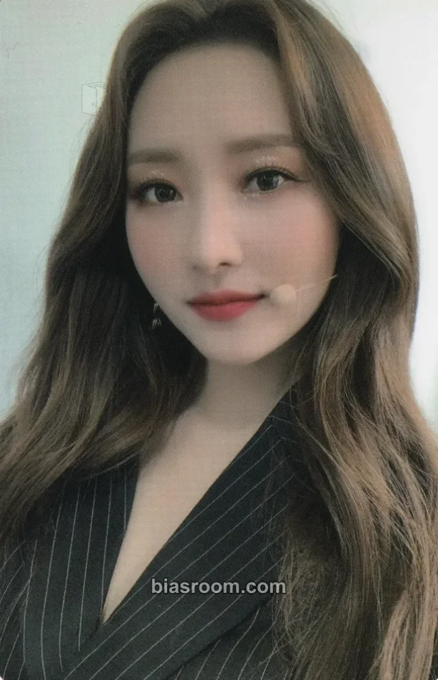 SuA Dreamcatcher Dystopia: Seven Spirits K-pop photocard
