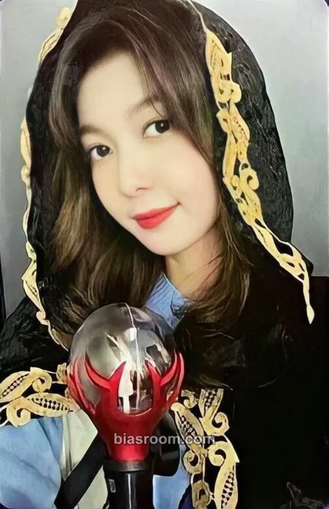 Dreamcatcher - Dami - Official Dreamcatcher Store Merchandise Other merch photocard robe 2021 version membership photocard set