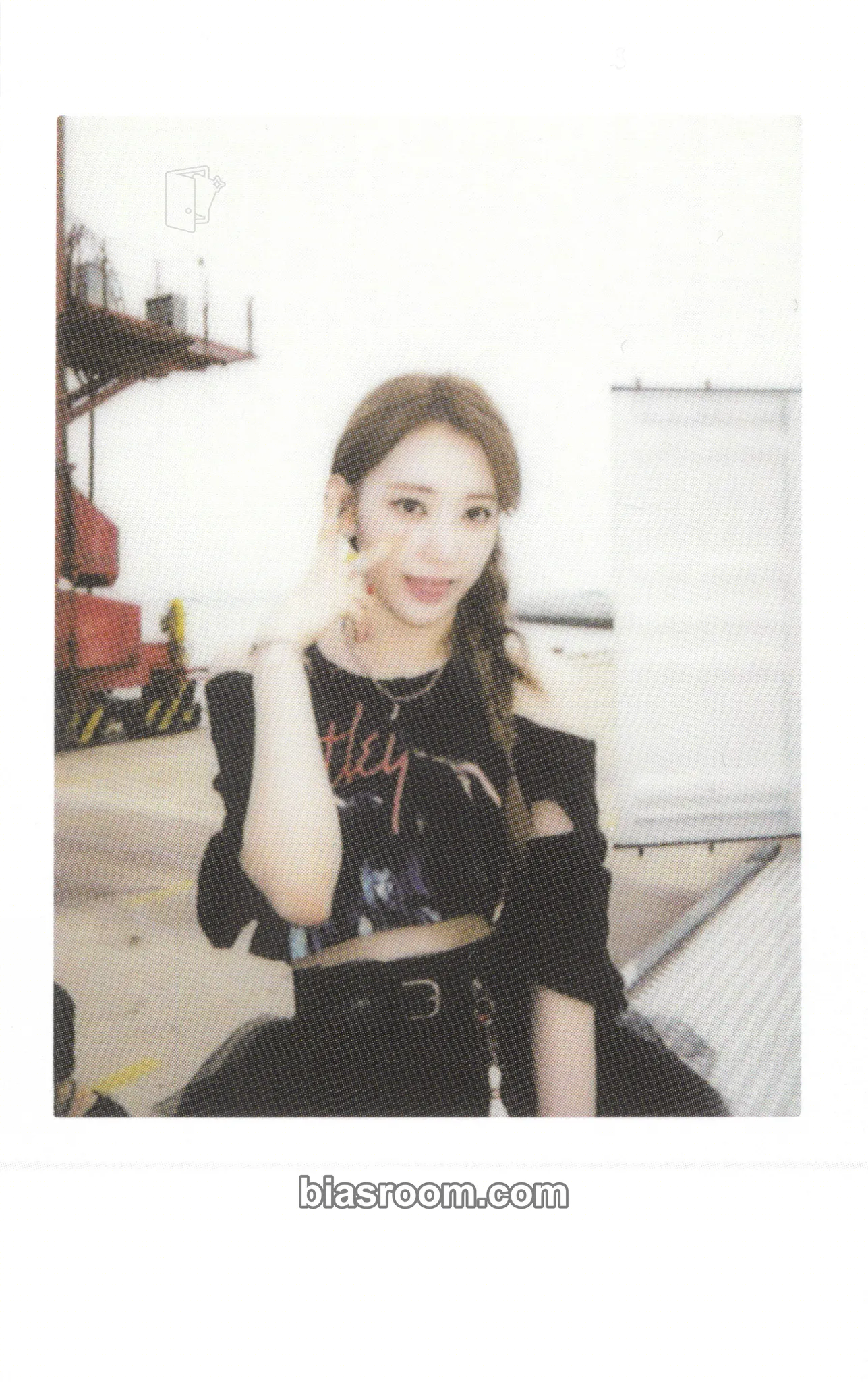 Sakura ANTIFRAGILE Photocard - LE SSERAFIM - LE SSERAFIM K-pop photocard