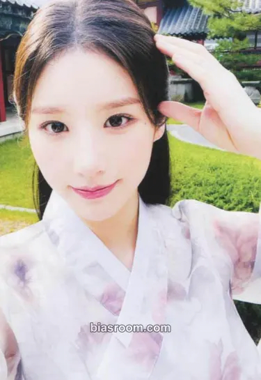 HeeJin K Photocard - ARTMS - ARTMS K-pop photocard