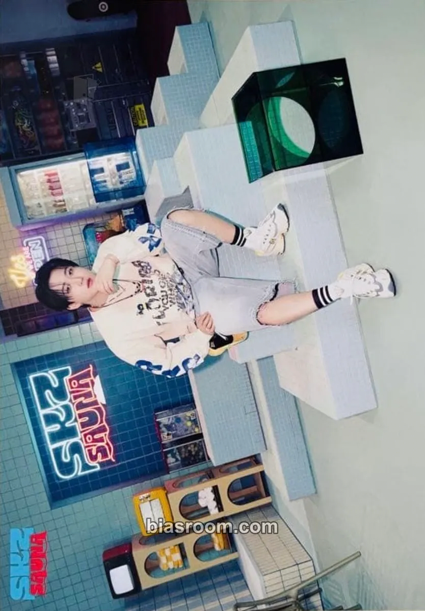 Changbin SKZ Sauna - JYP Japan Pop-Up Store 2025 Photocard - Stray Kids - Stray Kids K-pop photocard