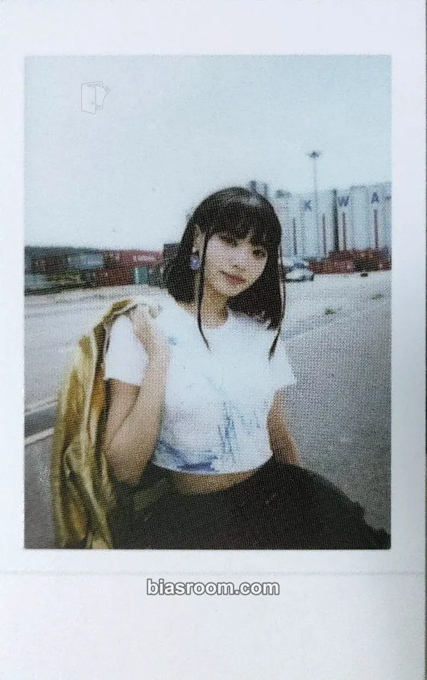 Kim Chaewon ANTIFRAGILE Photocard - LE SSERAFIM - LE SSERAFIM K-pop photocard
