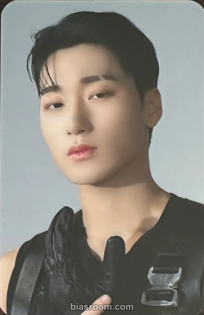 San The Fellowship : Break The Wall World Tour 2022 - 2023 Photocard - ATEEZ - ATEEZ K-pop photocard
