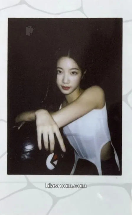 Kazuha ANTIFRAGILE Photocard - LE SSERAFIM - LE SSERAFIM K-pop photocard