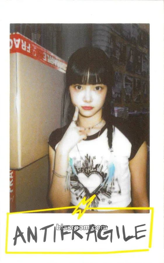 Hong Eunchae ANTIFRAGILE Photocard - LE SSERAFIM - LE SSERAFIM K-pop photocard