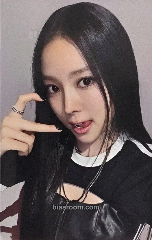 Narin MY EYES OPEN VVIDE Photocard - MEOVV - MEOVV K-pop photocard