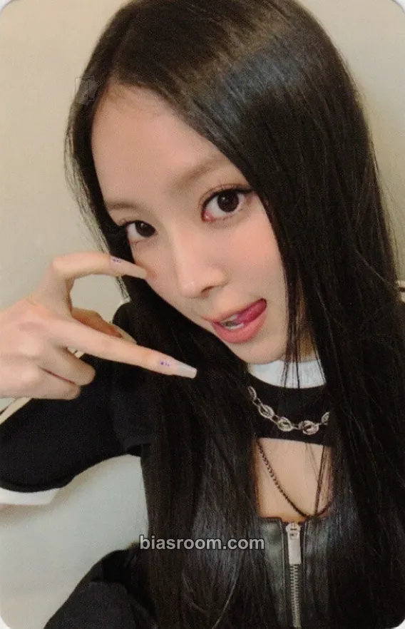Narin MY EYES OPEN VVIDE Photocard - MEOVV - MEOVV K-pop photocard