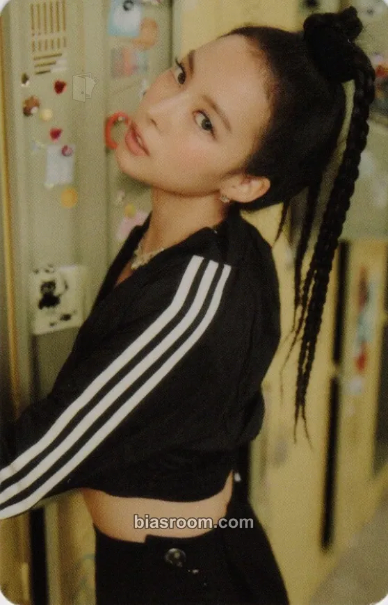 Narin MY EYES OPEN VVIDE Photocard - MEOVV - MEOVV K-pop photocard