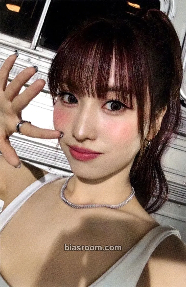 Momo TEN: The Story Goes On Photocard - TWICE - TWICE K-pop photocard