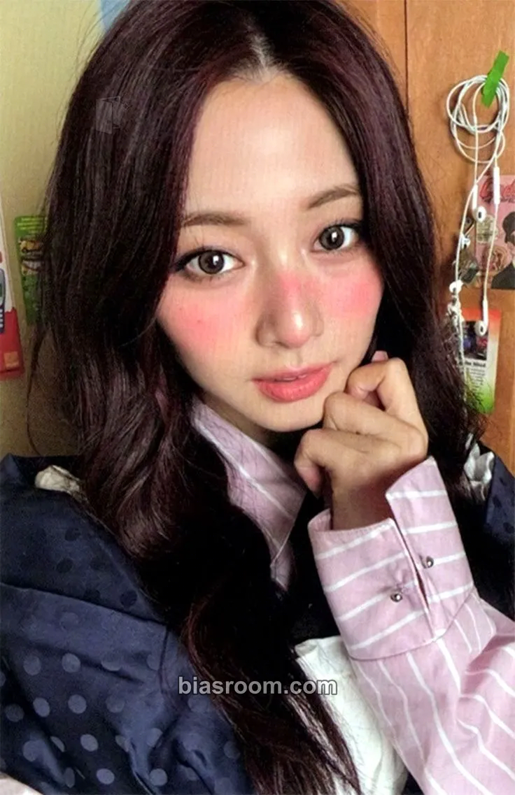 Tzuyu TEN: The Story Goes On Photocard - TWICE - TWICE K-pop photocard