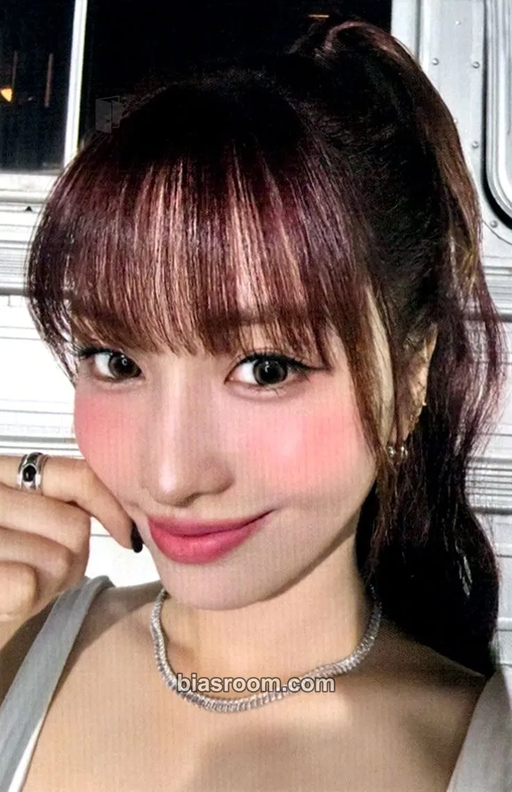 Momo TEN: The Story Goes On Photocard - TWICE - TWICE K-pop photocard