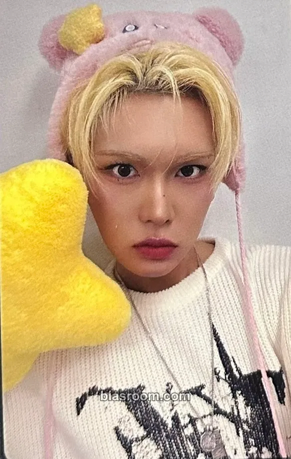 Hyun UXLXVE Photocard - XLOV - XLOV K-pop photocard