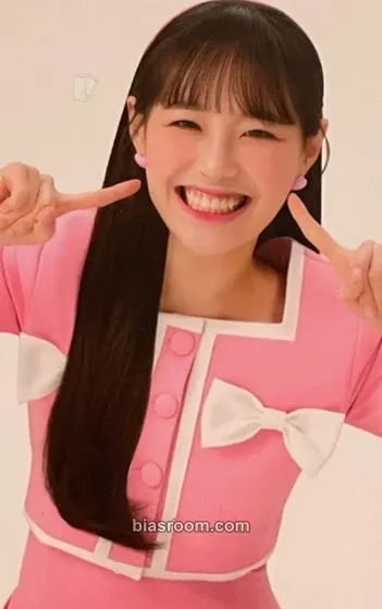 Chuu Chuu x SugarLolo Sparkling Water Photocard - LOONA - LOONA K-pop photocard