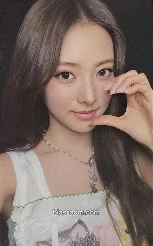 Anna MY EYES OPEN VVIDE Photocard - MEOVV - MEOVV K-pop photocard