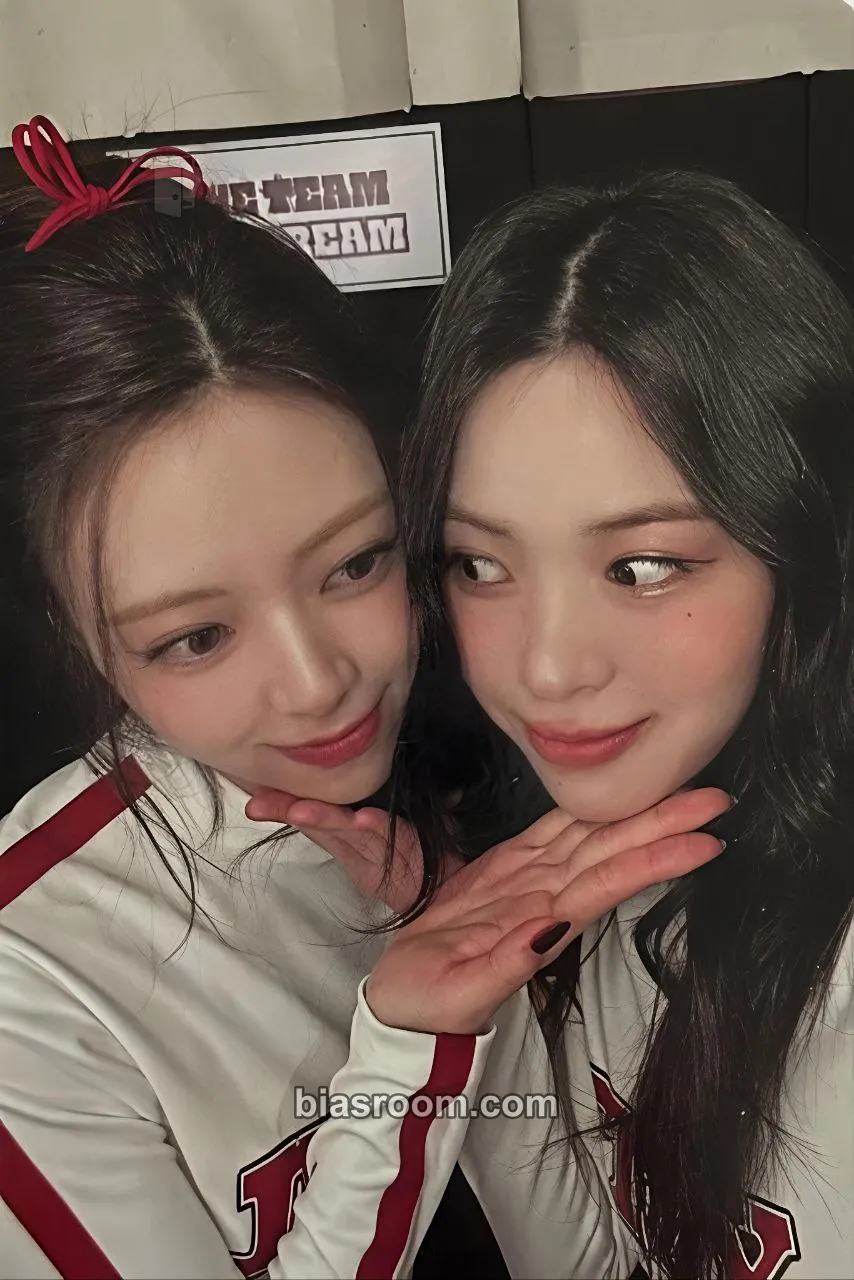 ITZY Official Fanclub MIDZY 4th Generation Photocard - ITZY - ITZY K-pop photocard