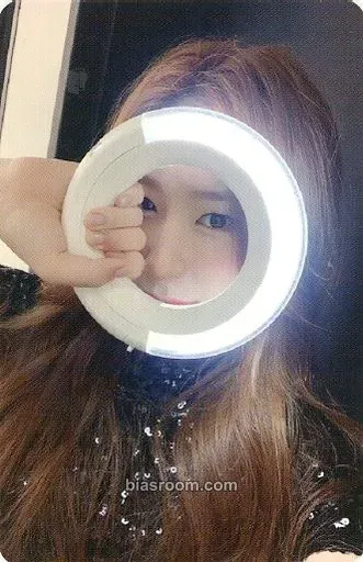 Chaeryeong Light Ring Ver 1 Photocard - ITZY - ITZY K-pop photocard