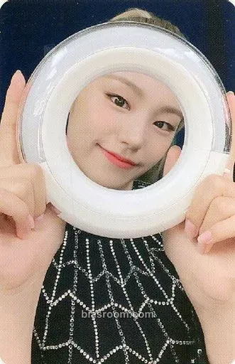 Yeji Light Ring Ver 1 Photocard - ITZY - ITZY K-pop photocard