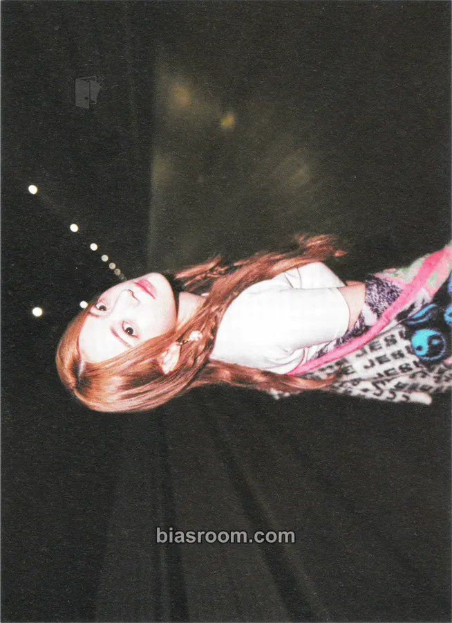 Sakura ANTIFRAGILE Photocard - LE SSERAFIM - LE SSERAFIM K-pop photocard
