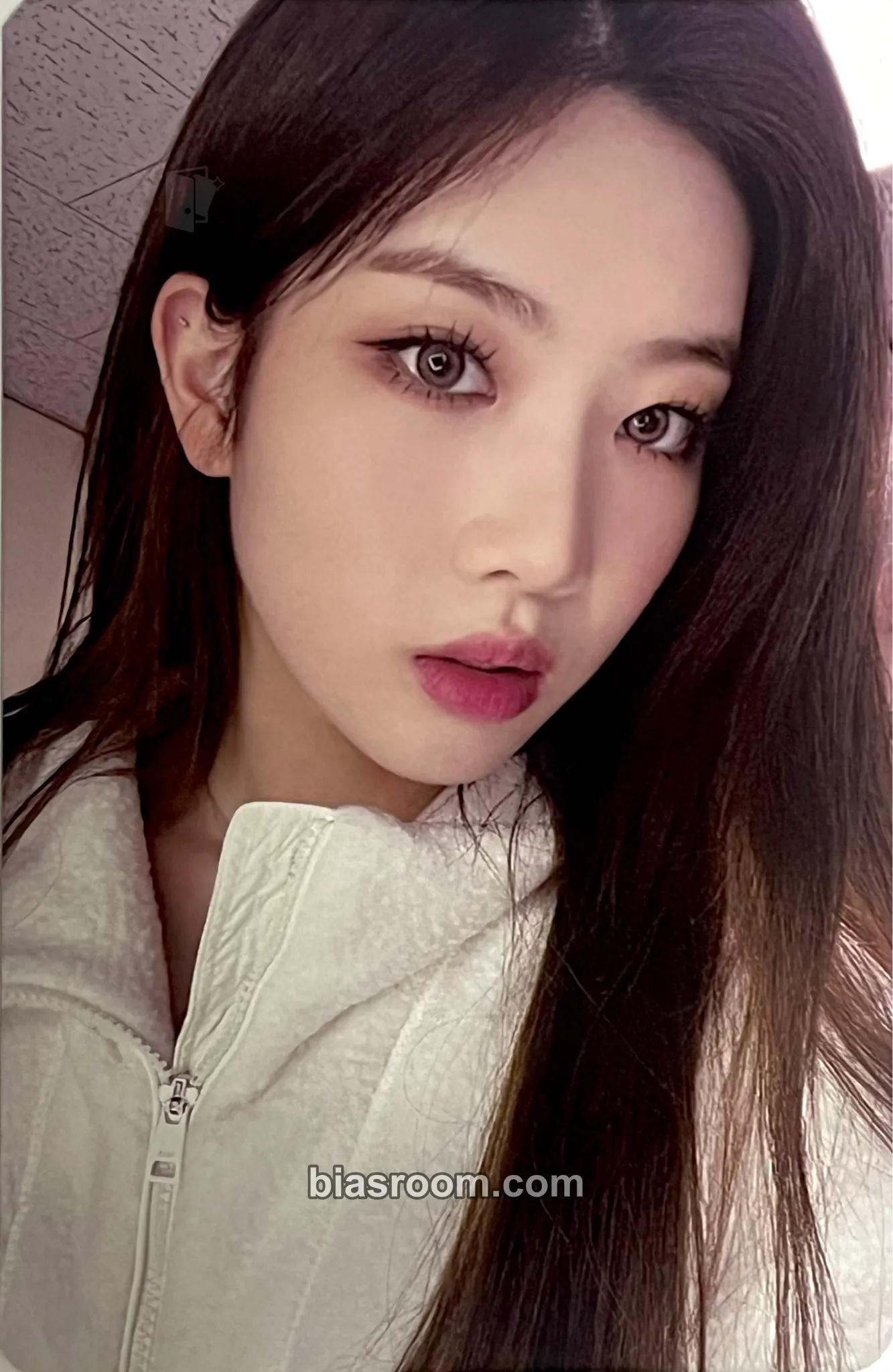 Kim Lip Photobook: To. ORBIT Photocard - LOONA - LOONA K-pop photocard