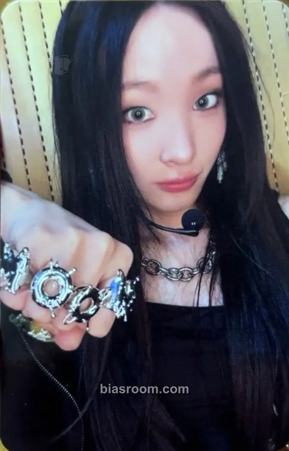 Annie FAMOUS Photocard - ALLDAY PROJECT - ALLDAY PROJECT K-pop photocard