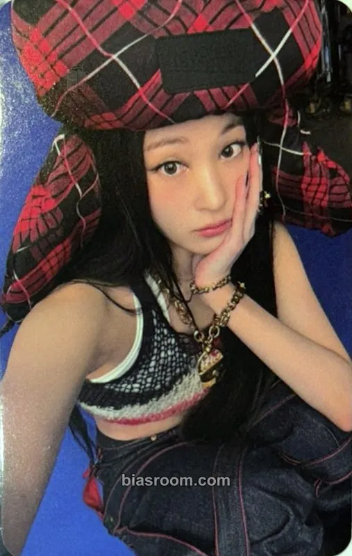 Annie FAMOUS Photocard - ALLDAY PROJECT - ALLDAY PROJECT K-pop photocard