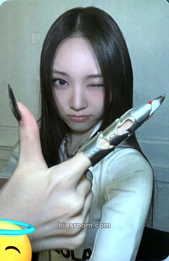 Youngseo FAMOUS Photocard - ALLDAY PROJECT - ALLDAY PROJECT K-pop photocard
