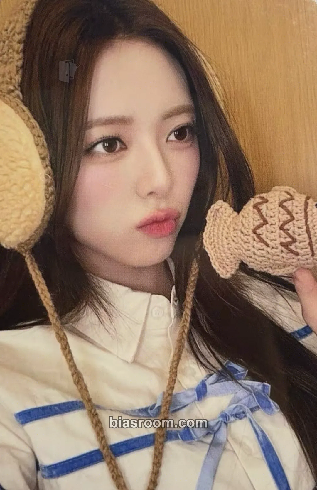 Yuna GOLD Photocard - ITZY - ITZY K-pop photocard