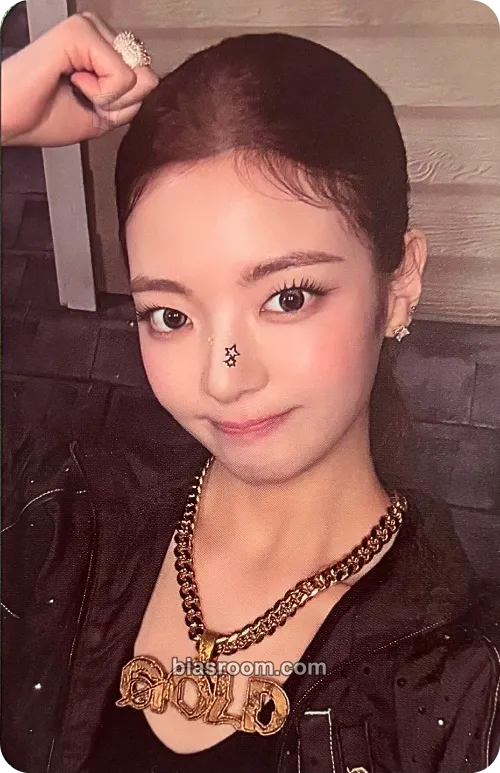 Lia GOLD Photocard - ITZY - ITZY K-pop photocard