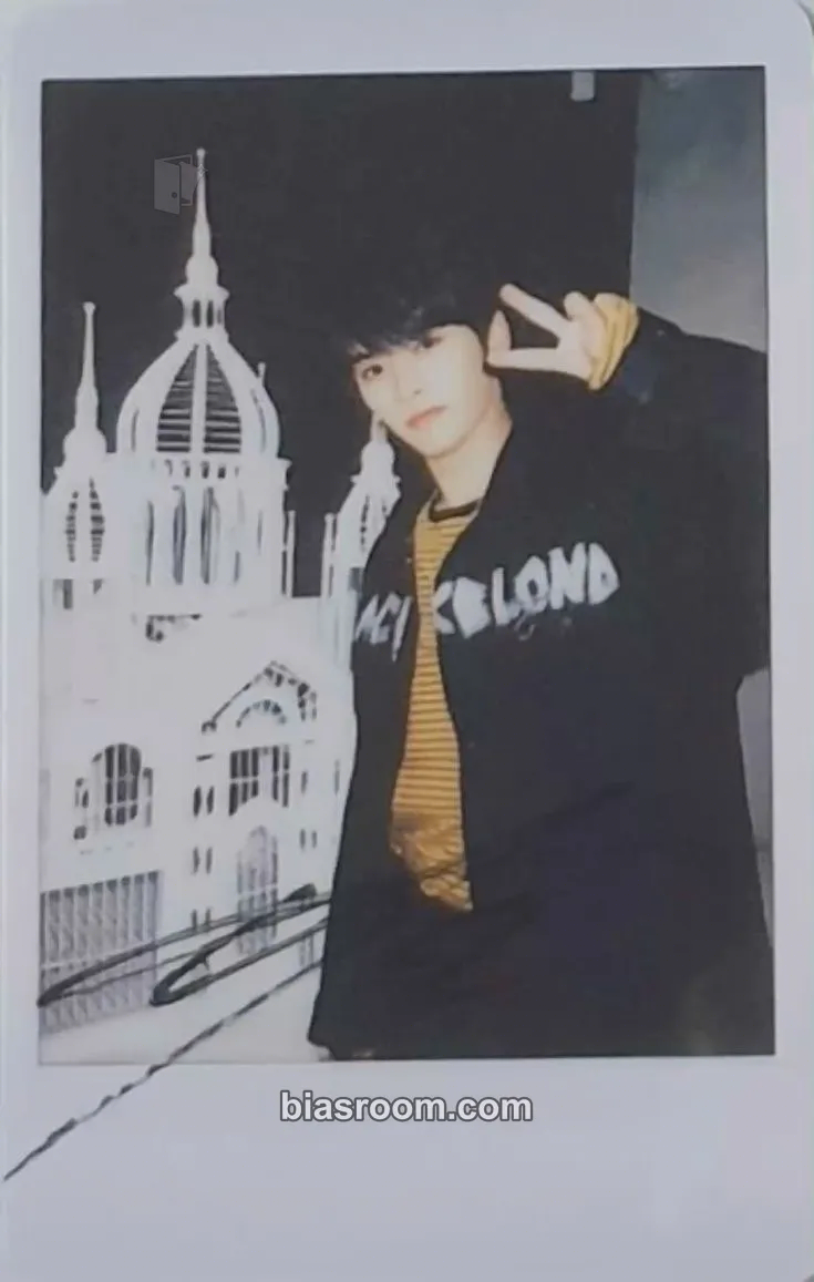 Lee Know World Tour “District 9 : Unlock” Photocard - Stray Kids - Stray Kids K-pop photocard