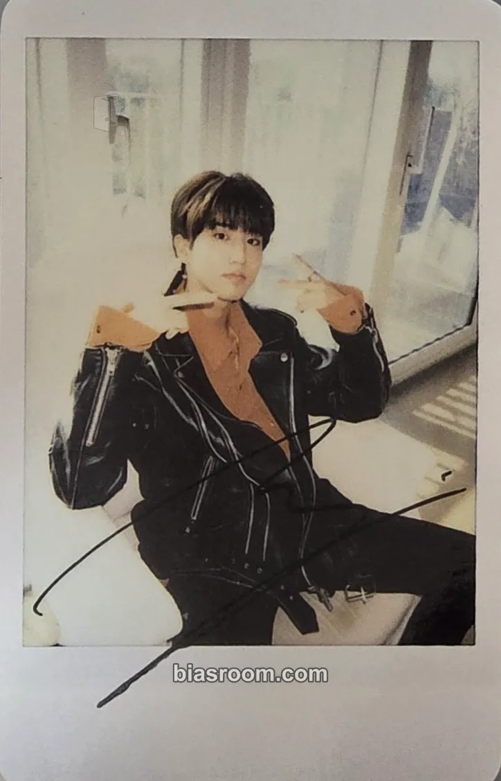 HAN World Tour “District 9 : Unlock” Photocard - Stray Kids - Stray Kids K-pop photocard