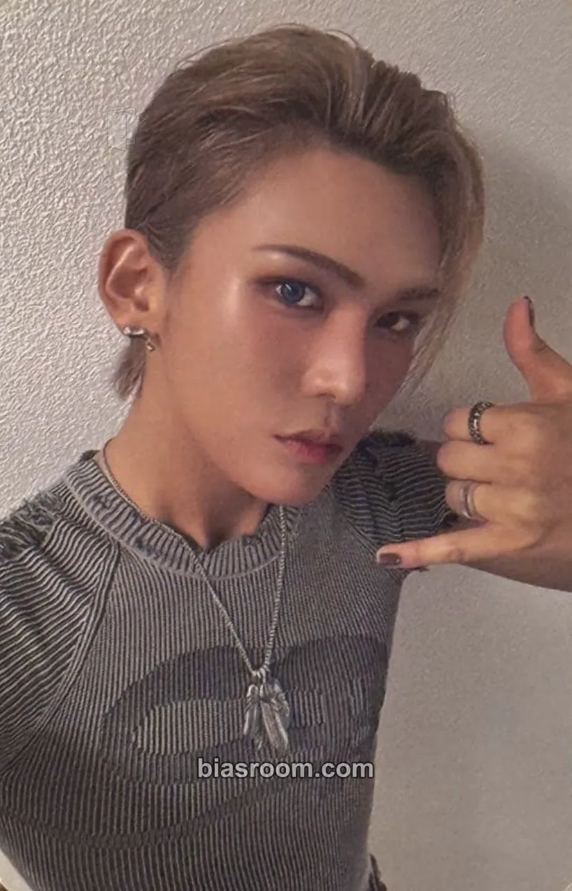 Hyun I ONE Photocard - XLOV - XLOV K-pop photocard