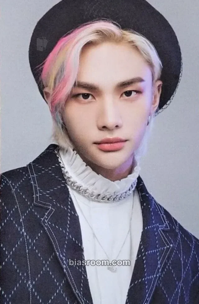 Stray Kids - Hyunjin - Nikkei Entertainment Magazine Other photocard set