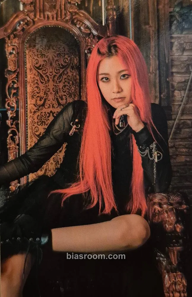 Iree Fighting Photocard - Rolling Quartz - Rolling Quartz K-pop photocard
