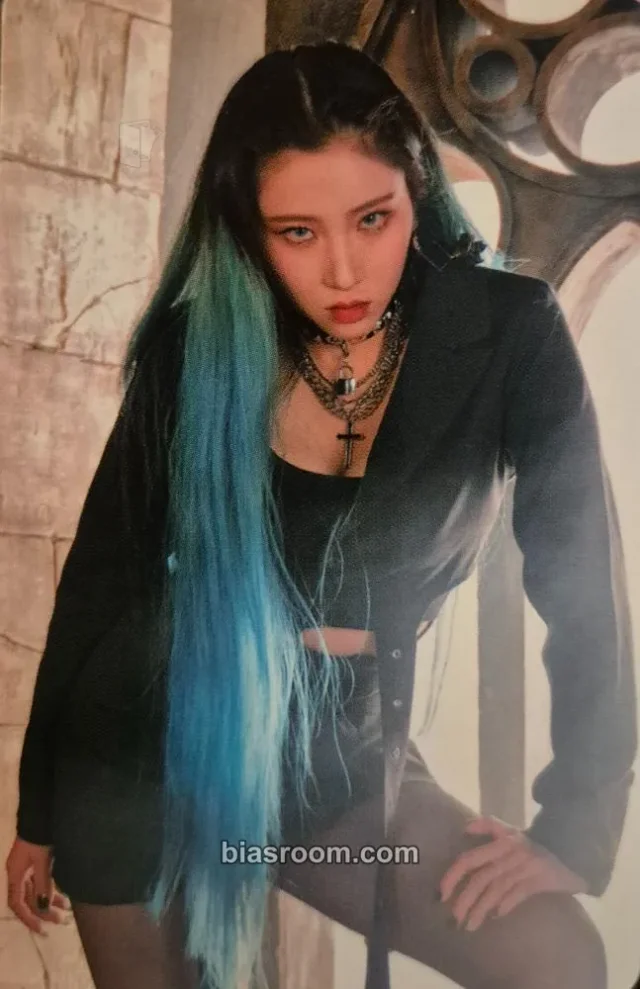 Rolling Quartz - Hyunjung - Fighting Album version 2 photocard set album photocard