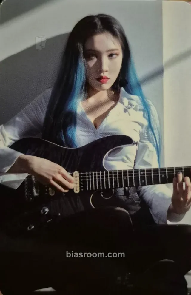 Rolling Quartz - Hyunjung - Fighting Album version 3 photocard set album photocard