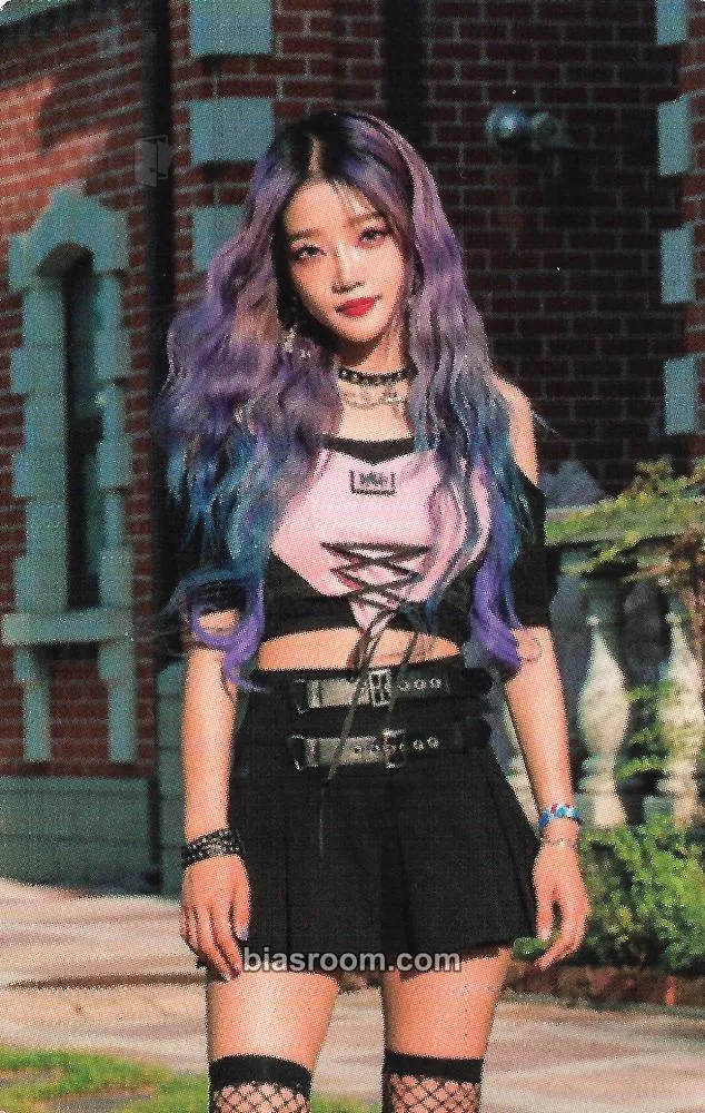 Yeongeun Hybrid Photocard - Rolling Quartz - Rolling Quartz K-pop photocard