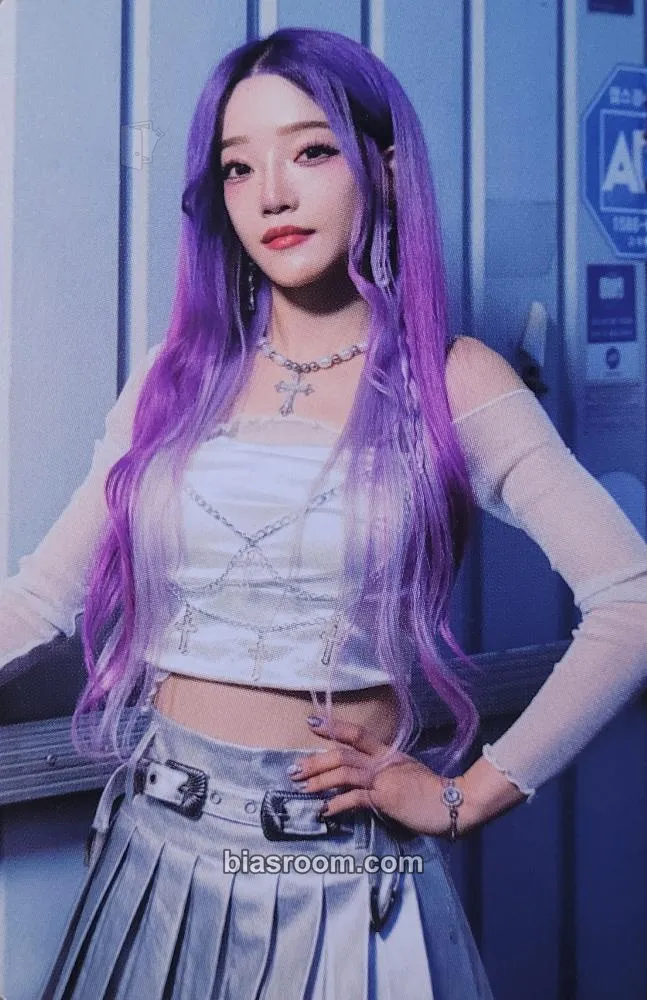 Yeongeun Fearless Photocard - Rolling Quartz - Rolling Quartz K-pop photocard