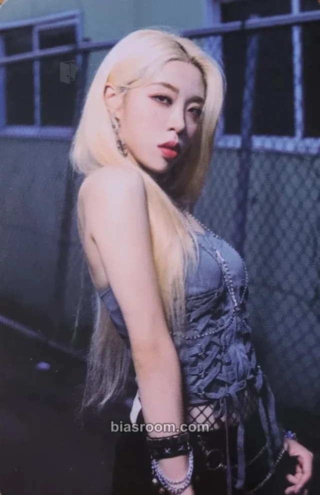 Rolling Quartz - Jayoung - Fearless Album photocard set album photocard version 1