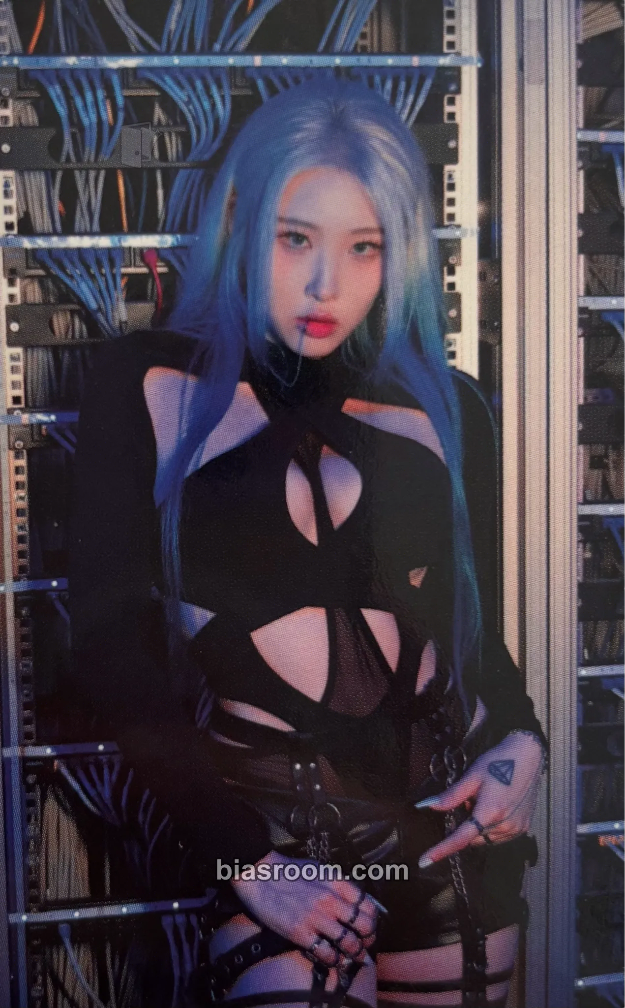 Hyunjung Victory Photocard - Rolling Quartz - Rolling Quartz K-pop photocard