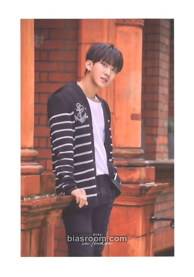 Stray Kids - Changbin - 'Stay in London' First Photobook Other postcard set postcard photobook inclusion