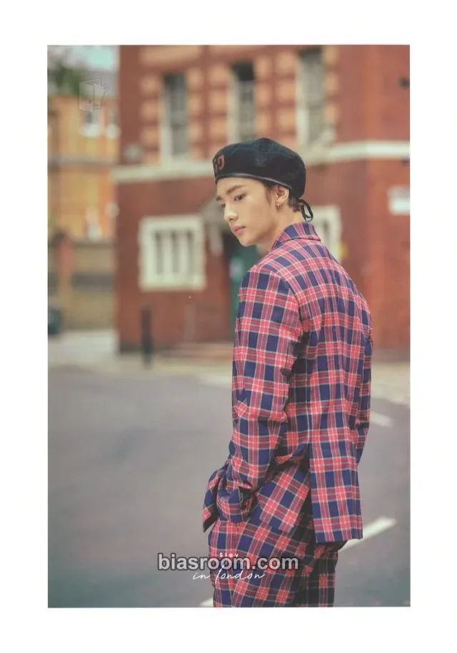 Stray Kids - Hyunjin - 'Stay in London' First Photobook Other postcard postcard set photobook inclusion