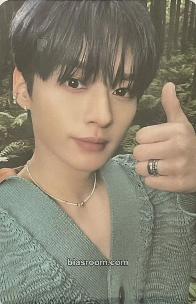 Lee Know ‘Stay In STAY’ in Jeju Third Photobook Photocard - Stray Kids - Stray Kids K-pop photocard