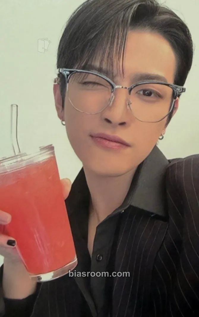 Hongjoong 2024 Cycle Birthday MD Photocard - ATEEZ - ATEEZ K-pop photocard
