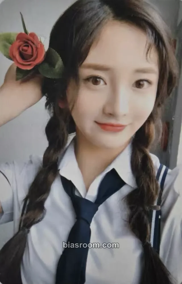 PRISTIN - Jieqiong - Schxxl Out Album album photocard in version