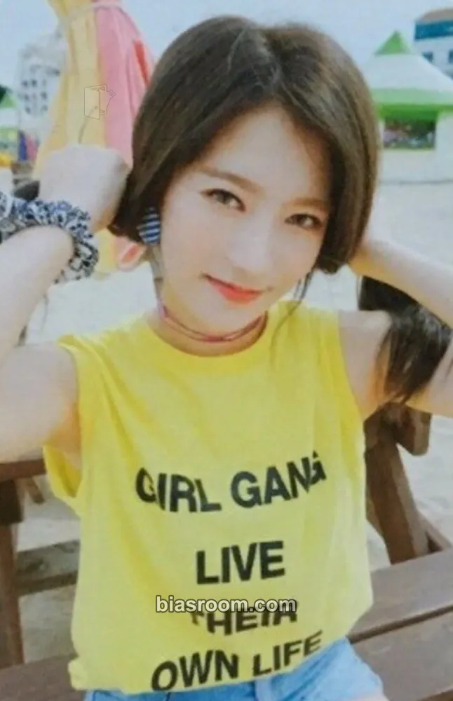 Rena (Yaebin) Schxxl Out Photocard - PRISTIN - PRISTIN K-pop photocard
