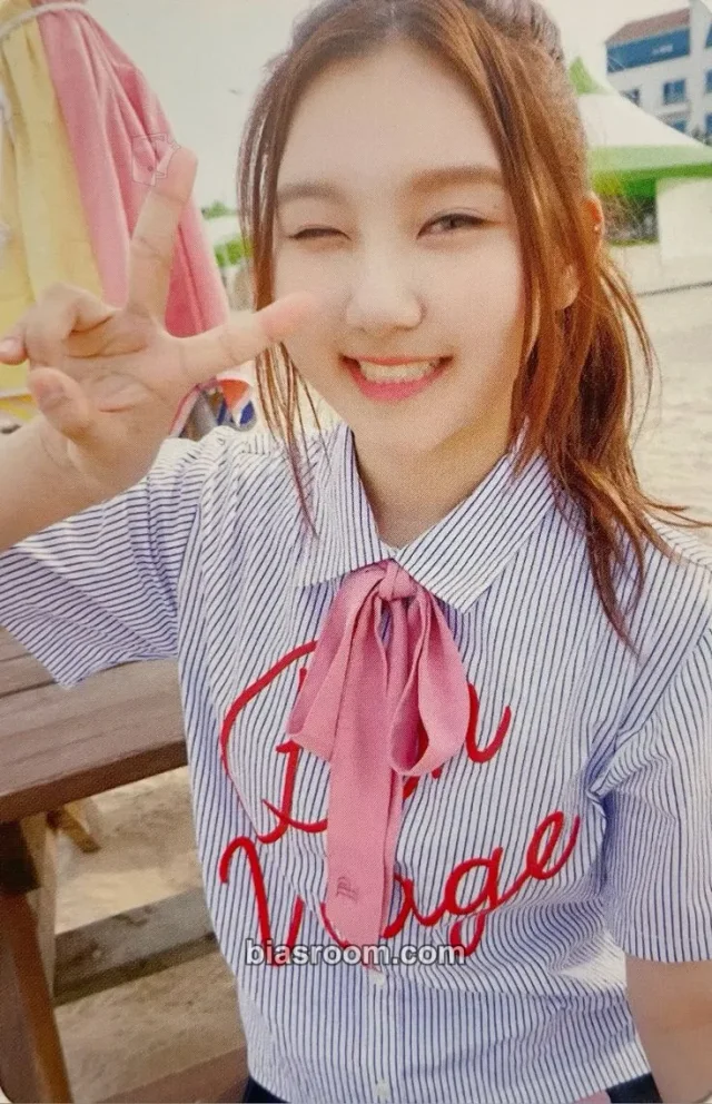 PRISTIN - Sungyeon - Schxxl Out Album album photocard out version