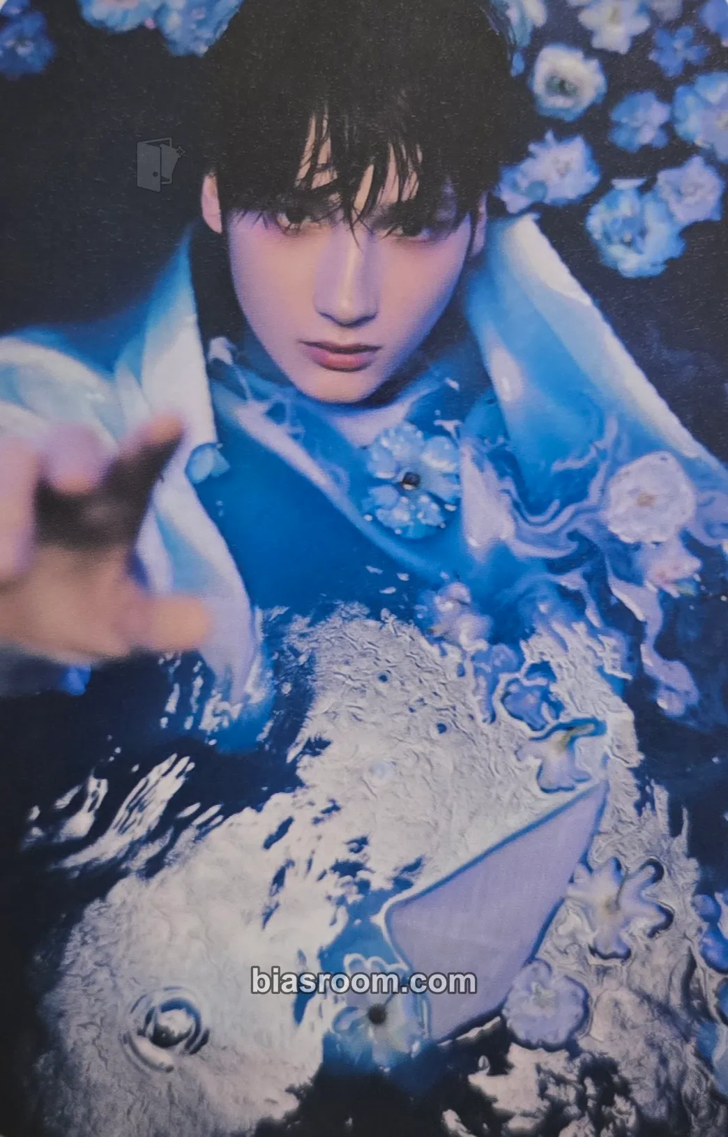 Huening Kai SWEET Photocard - TOMORROW X TOGETHER - TOMORROW X TOGETHER K-pop photocard