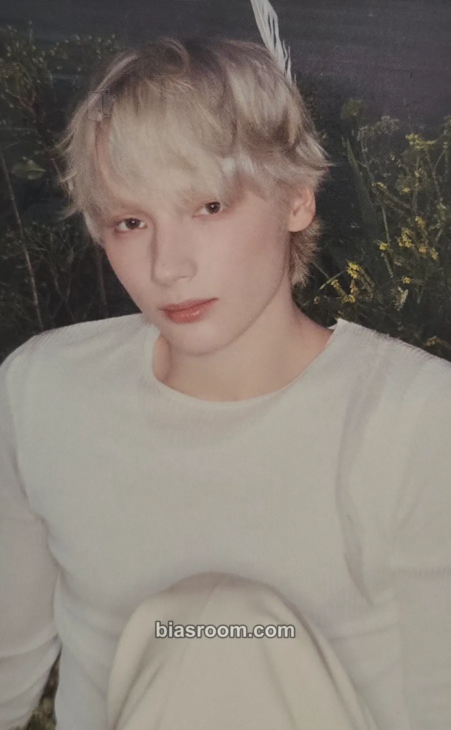 Huening Kai Starkissed Photocard - TOMORROW X TOGETHER - TOMORROW X TOGETHER K-pop photocard
