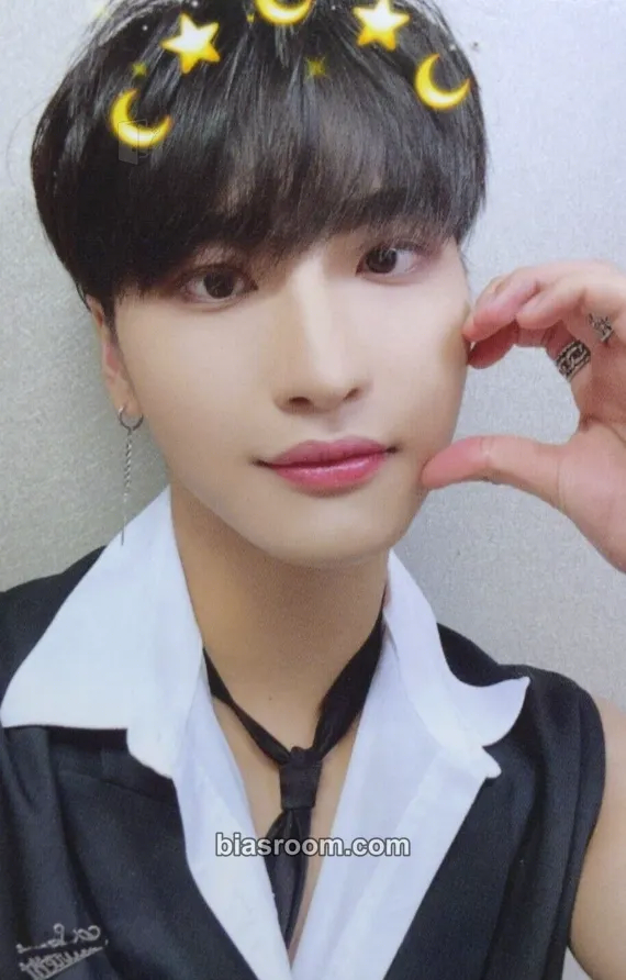 Seonghwa THE WORLD EP.1 : MOVEMENT Photocard - ATEEZ - ATEEZ K-pop photocard